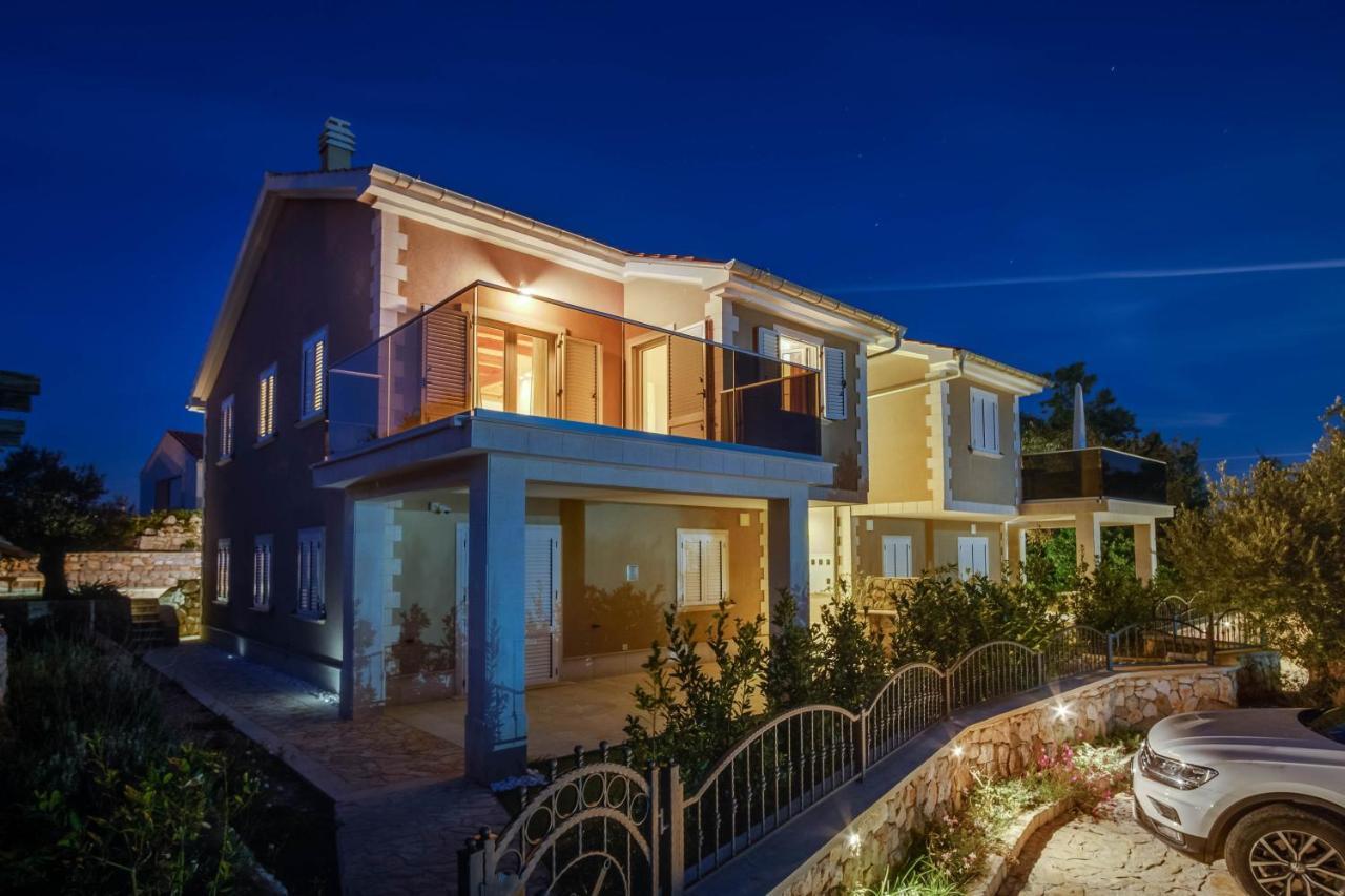 Lucica 360 Sea View Suite เนเรซีน ภายนอก รูปภาพ