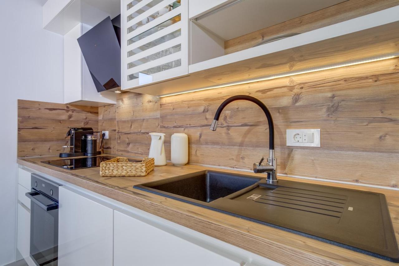 Lucica 360 Sea View Suite เนเรซีน ภายนอก รูปภาพ