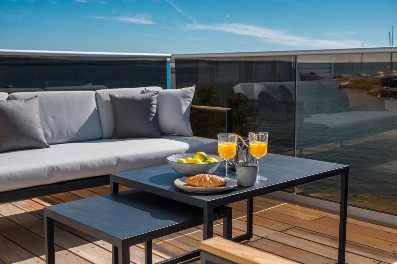 Lucica 360 Sea View Suite เนเรซีน ภายนอก รูปภาพ