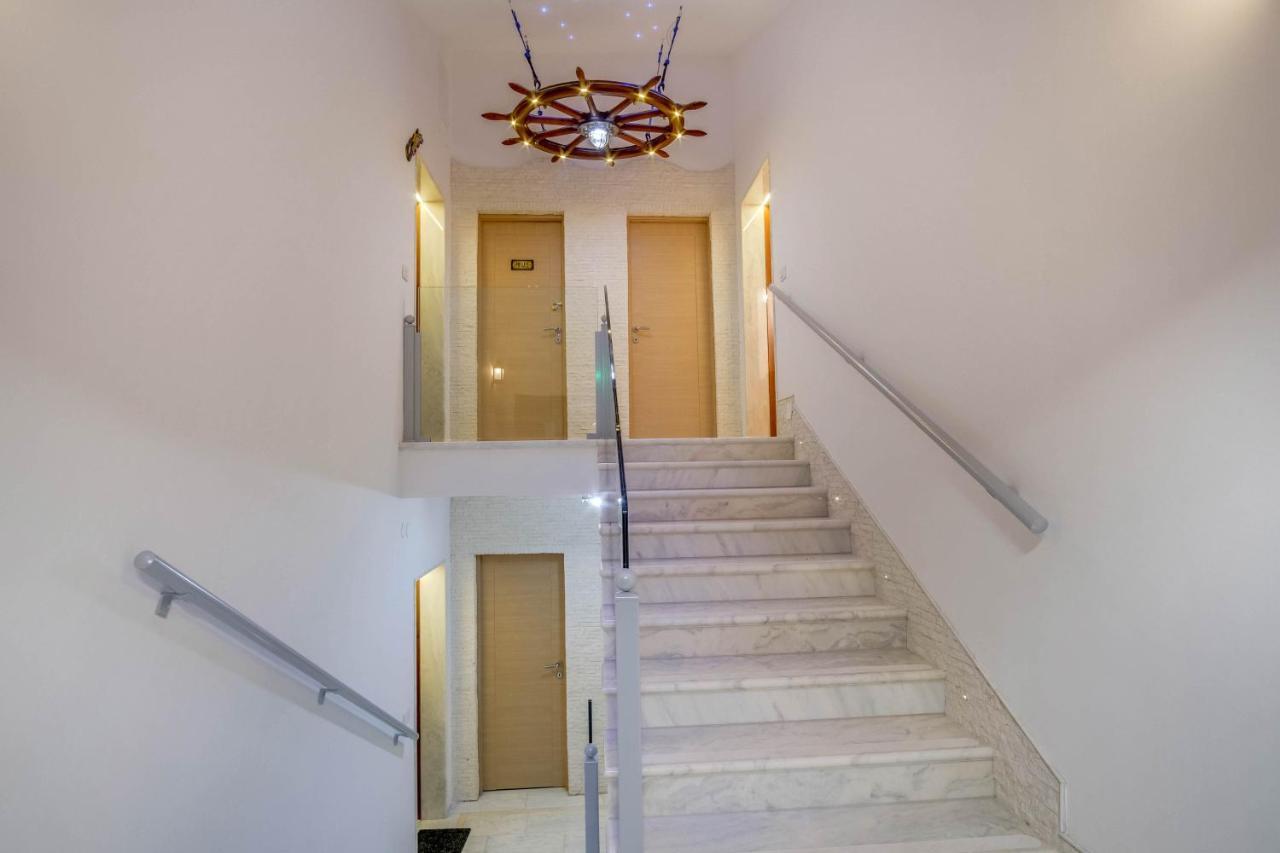Lucica 360 Sea View Suite เนเรซีน ภายนอก รูปภาพ