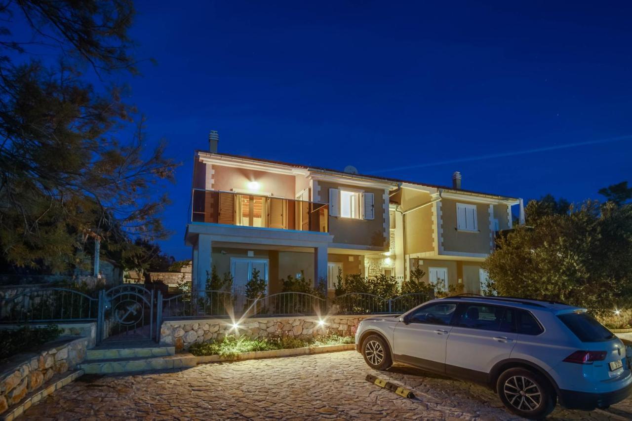 Lucica 360 Sea View Suite เนเรซีน ภายนอก รูปภาพ